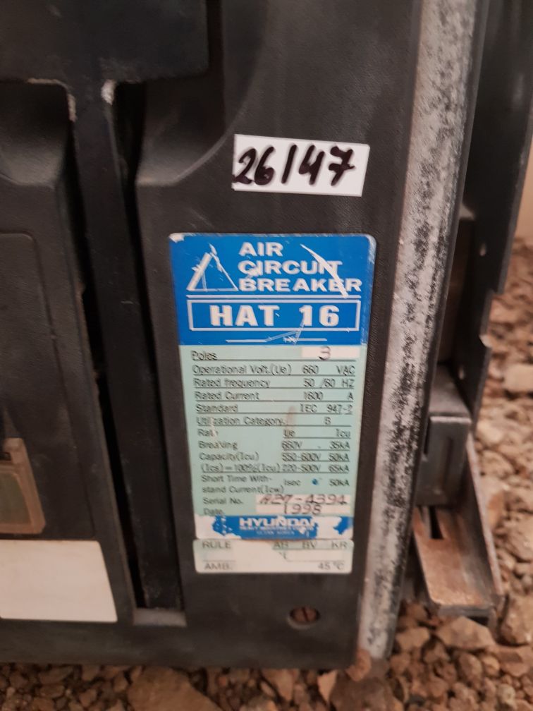 Hyundai hat 16 3-pole air circuit breaker