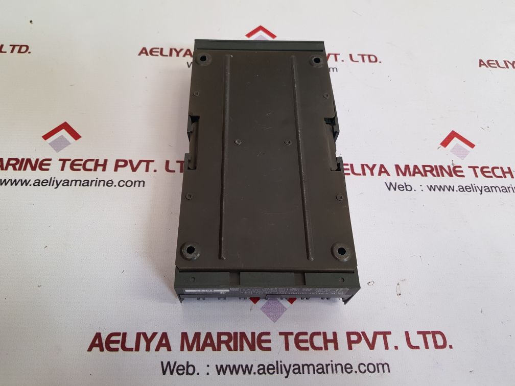 Idec pfj-t081u 8-relay output unit with pfj-dm dummy unit