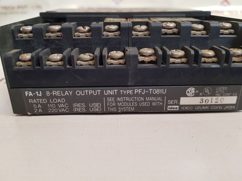Idec pfj-t081u 8-relay output unit with pfj-dm dummy unit