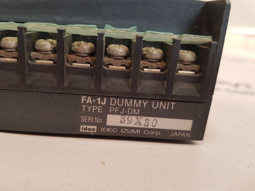 Idec pfj-t081u 8-relay output unit with pfj-dm dummy unit