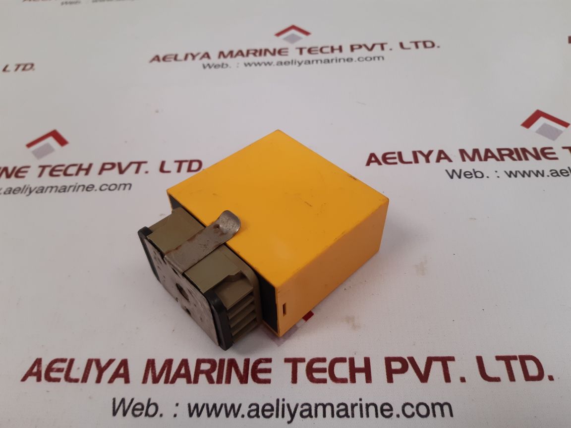 Selectron gsm relay