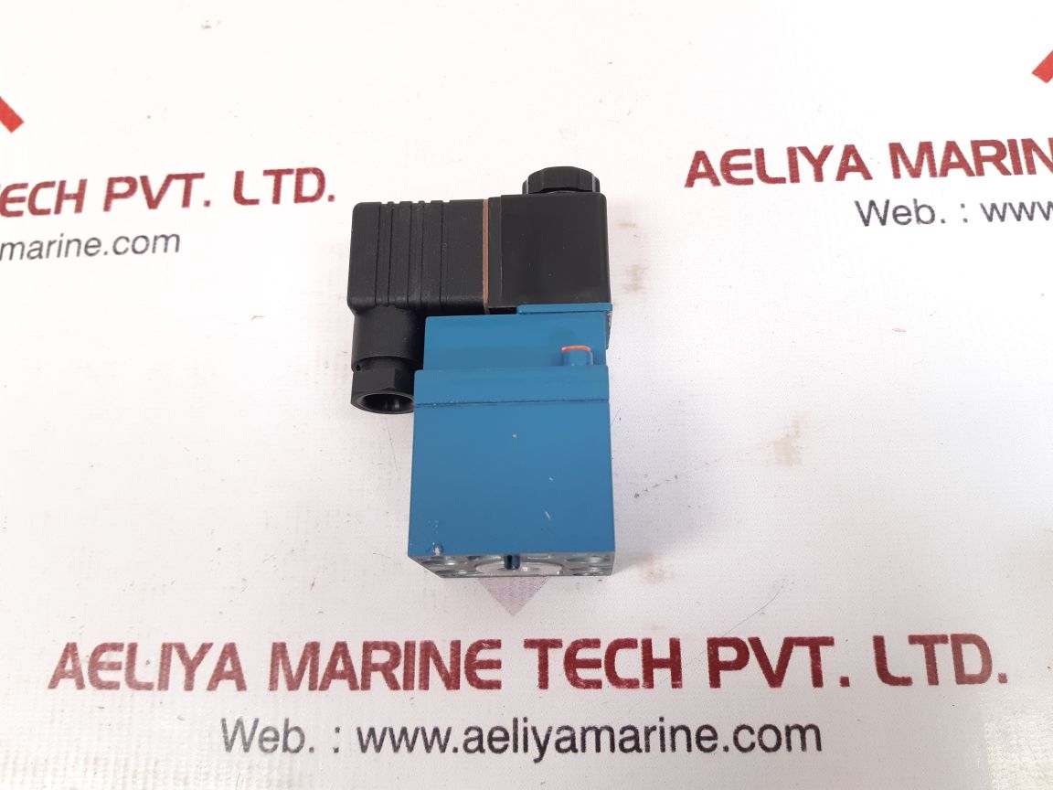 Rexroth 3722250220 pneumatic directional valve new
