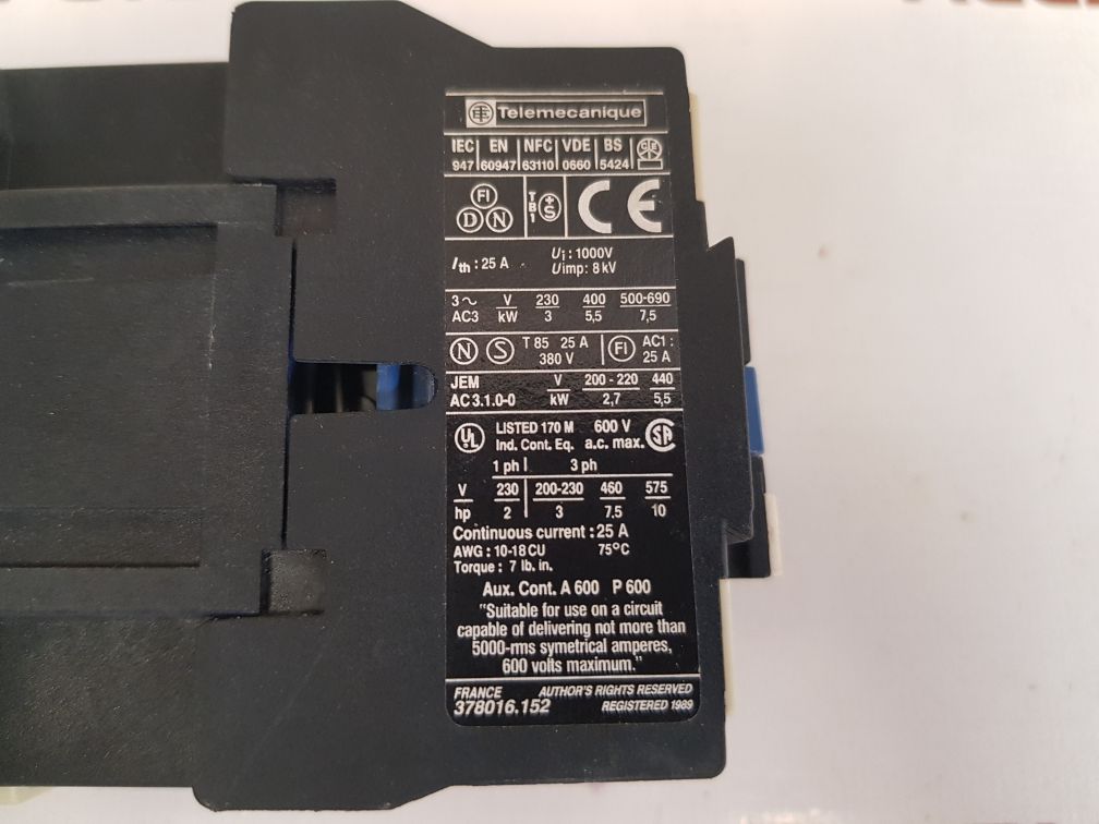 Telemecanique lc1 d1210m7 contactor