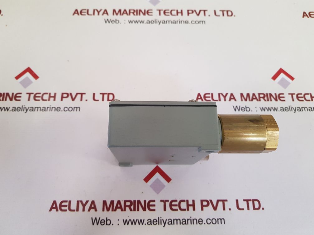 Trafag 940.2377.903 pressure switch 0...6 bar