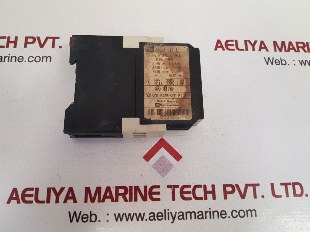 Telemecanique re4 ml11bu time relay 0,05s-300h