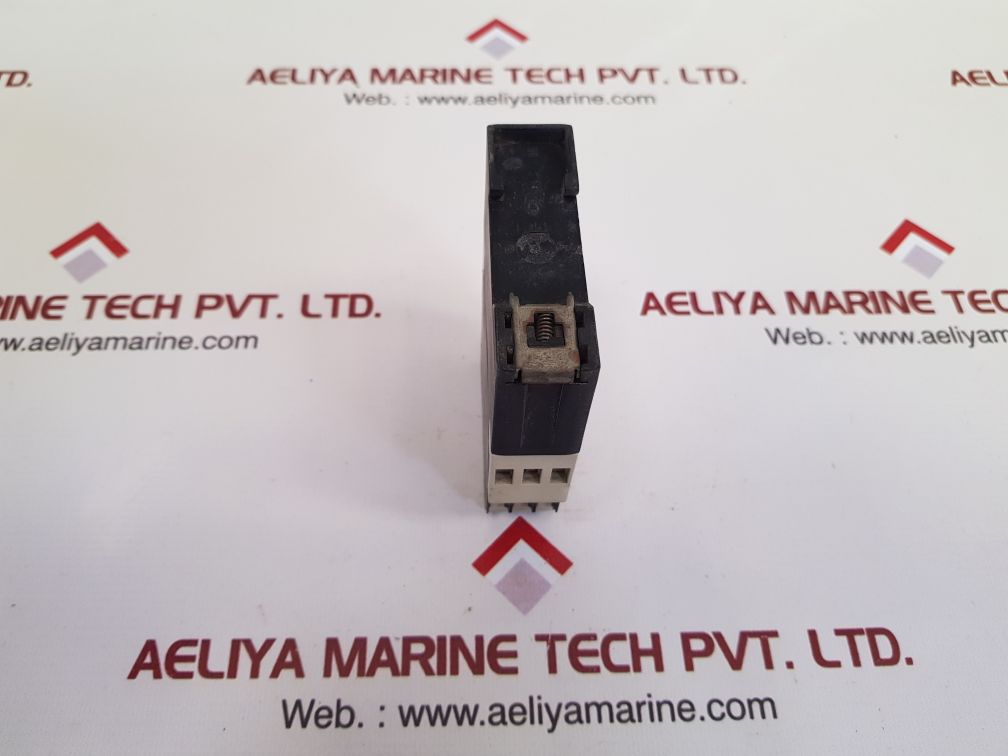 Telemecanique re4 ml11bu time relay 0,05s-300h
