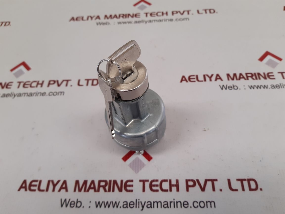 Daihatsu Diesel M700101110Z Starter Switch & Key Set