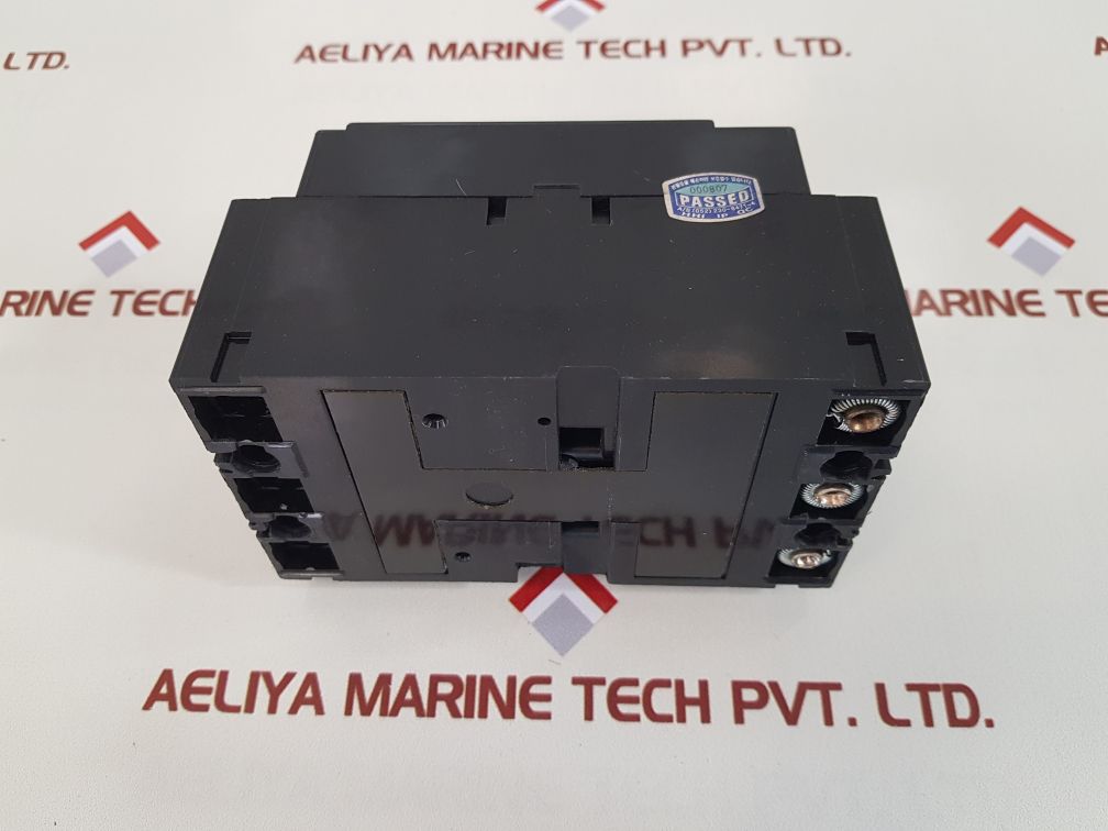 Hyundai hbh-103 molded case circuit breaker 30a
