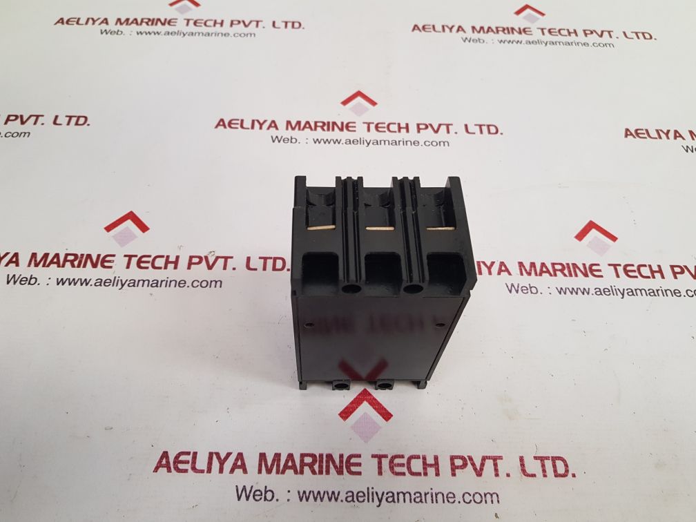 Hyundai Hbs-33 3-pole Molded Case Circuit Breaker 15A