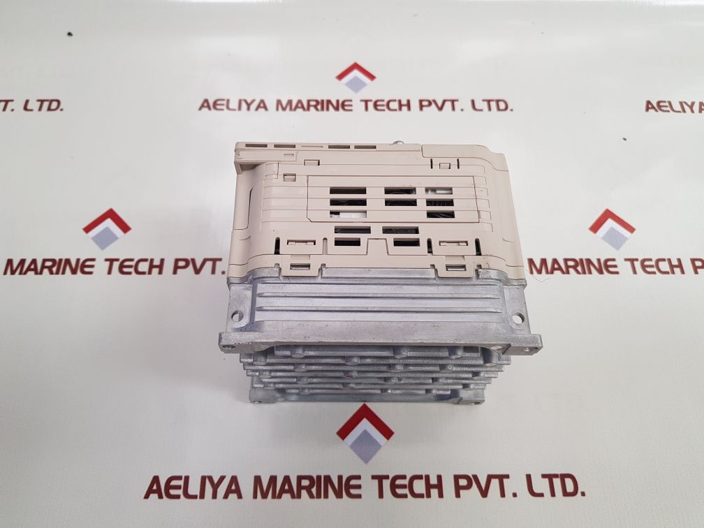 Yaskawa V1000 Inverter Ac Drive Cimr-vc4A0002Baa