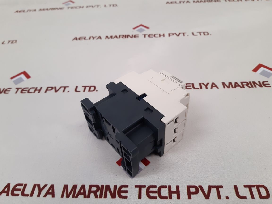 Telemecanique Cad32R7 Control Relay