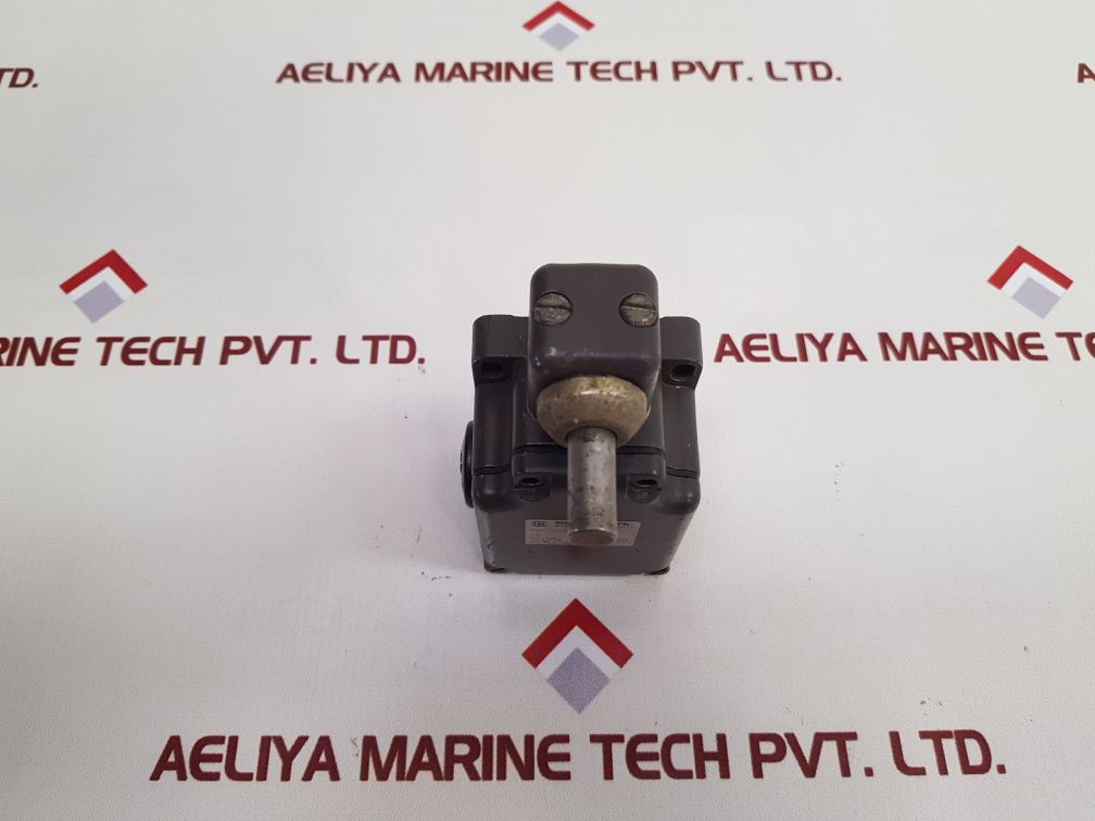 Schmersal Tvh 015-11Y-1 Limit Switch