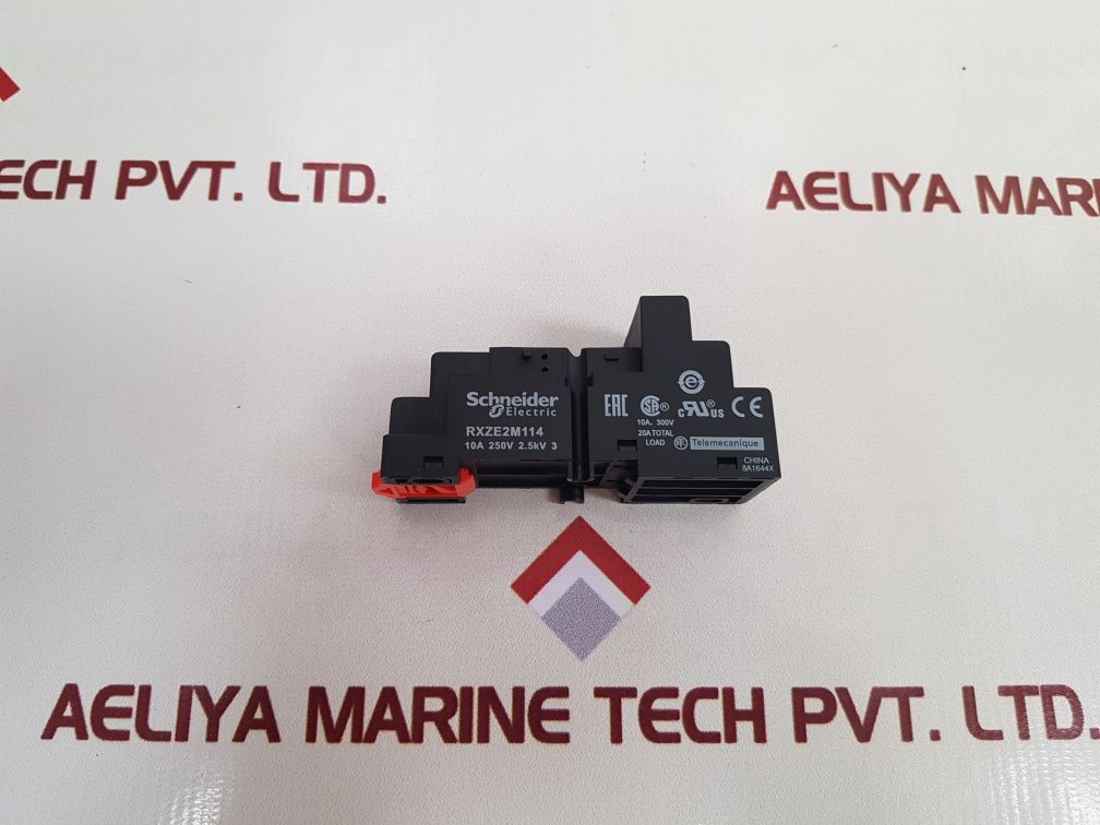 Telemecanique / Schneider Electric Rxze2M114 Relay Socket