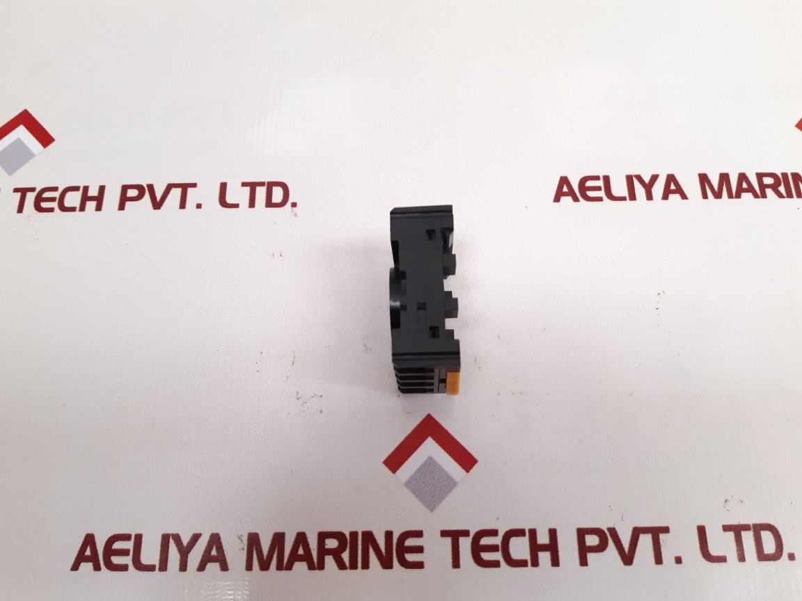 Omron Pf083A-e Relay Socket Oc3