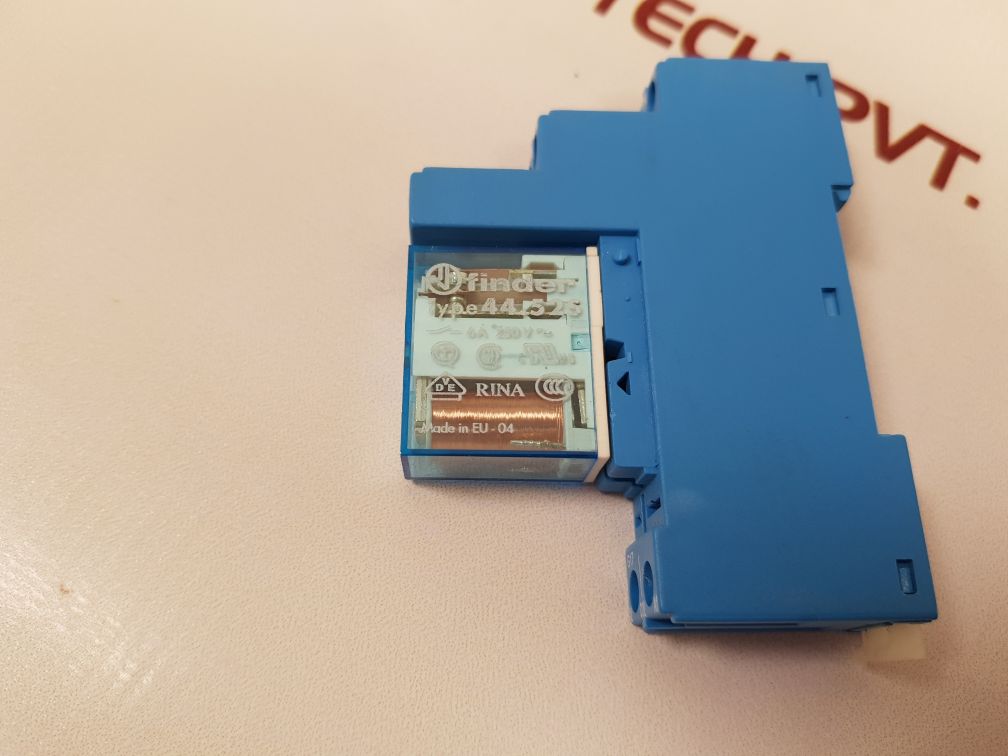 Finder 95.05 Socket Relay 10A 250V/300V