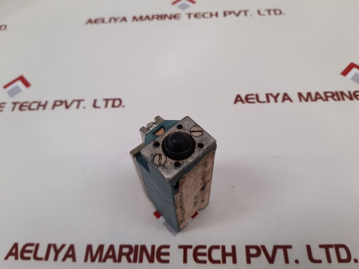 Klockner moeller at 12-7-i limit switch Used