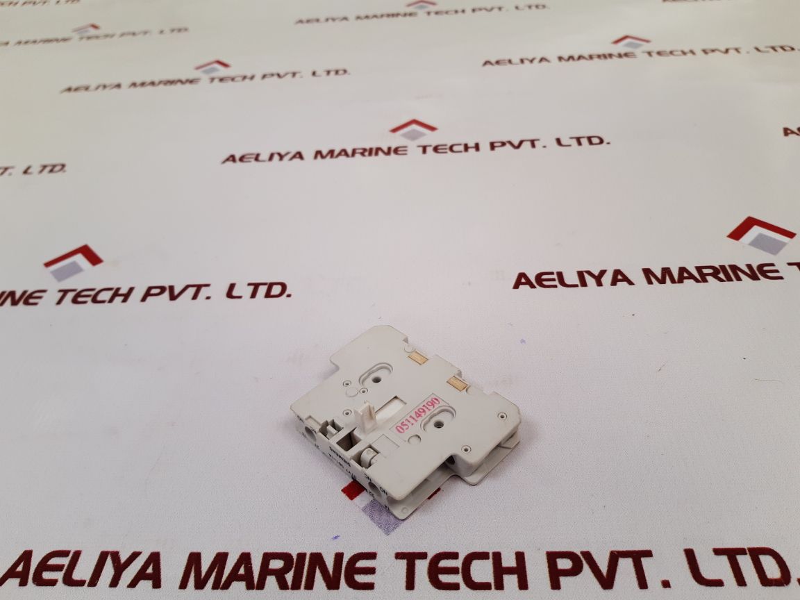 Siemens 3Ty7 561-1A Auxilary Contact Used