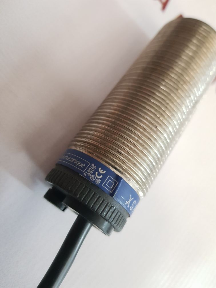 Telemecanique Xsav12373 Proximity Switch Sensor