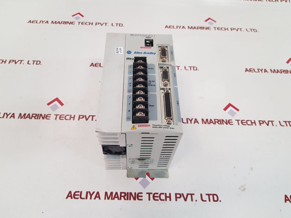 Allen-bradley ultra 3000i servo drive 2098-dsd-020x ser b