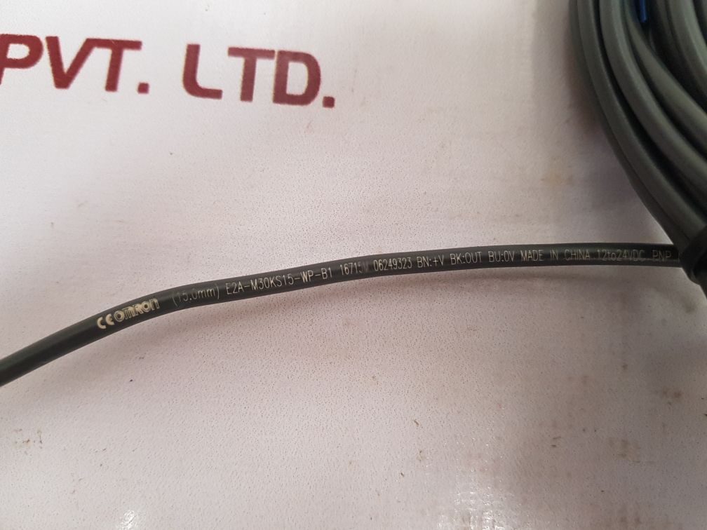 Omron E2A-m30Ks15-wp-b1 Photoelectric Switch