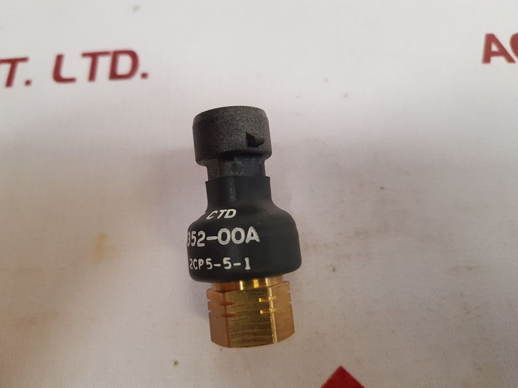 Carrier Transicold 12-00352-00 Pressure Transducer