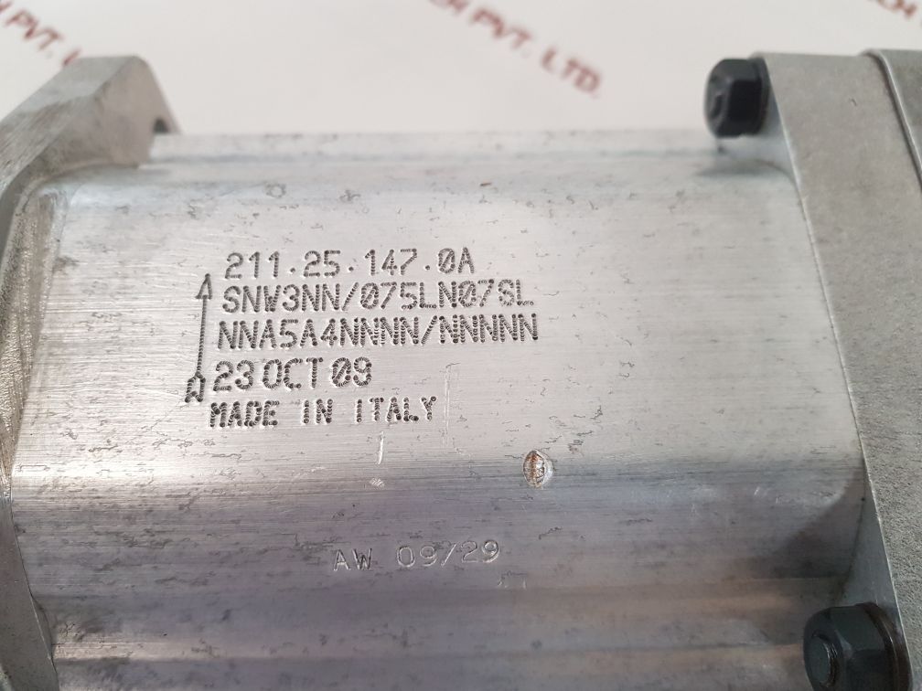 Liebherr 592097514 double gear pump