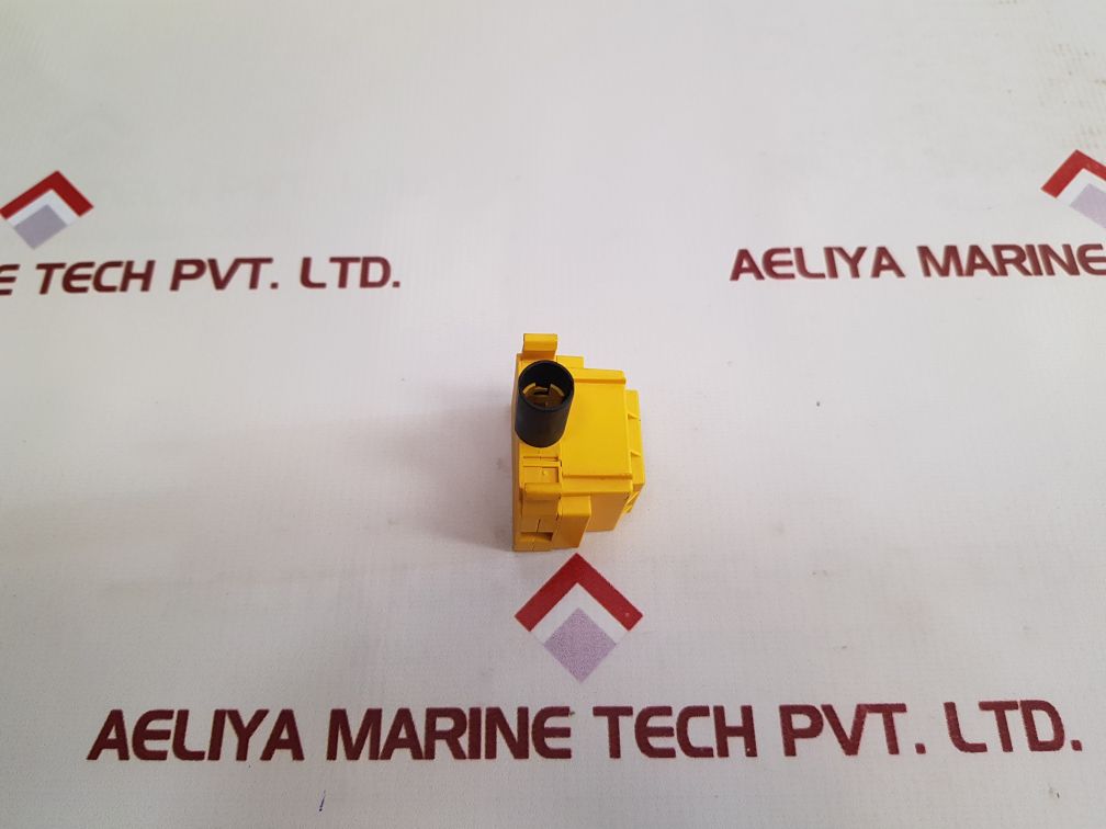 Lovato 8 Lm2T.Yl400 Lamp Holder