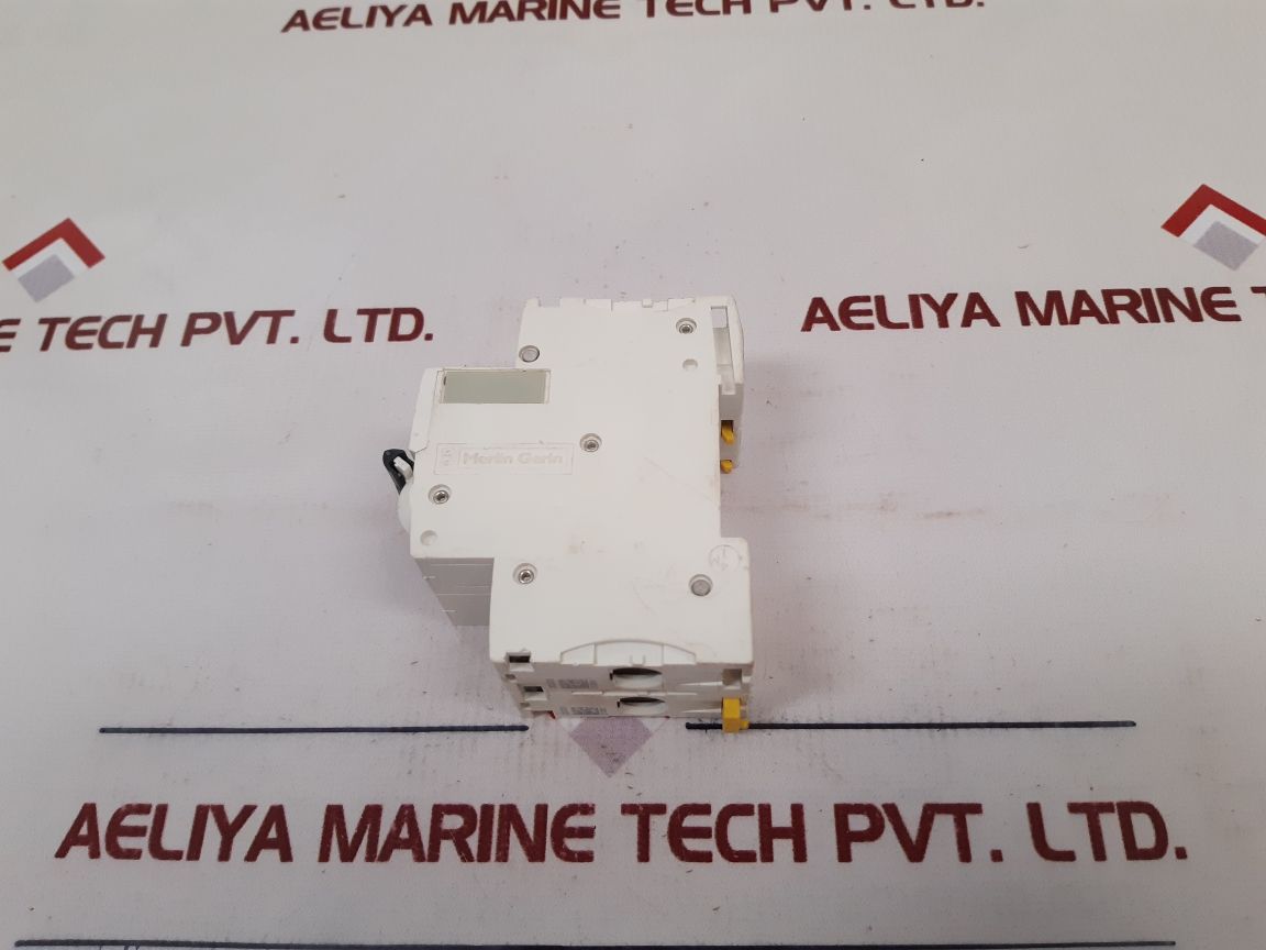 Schneider Electric Ic60N C 32A Circuit Breaker 50°C
