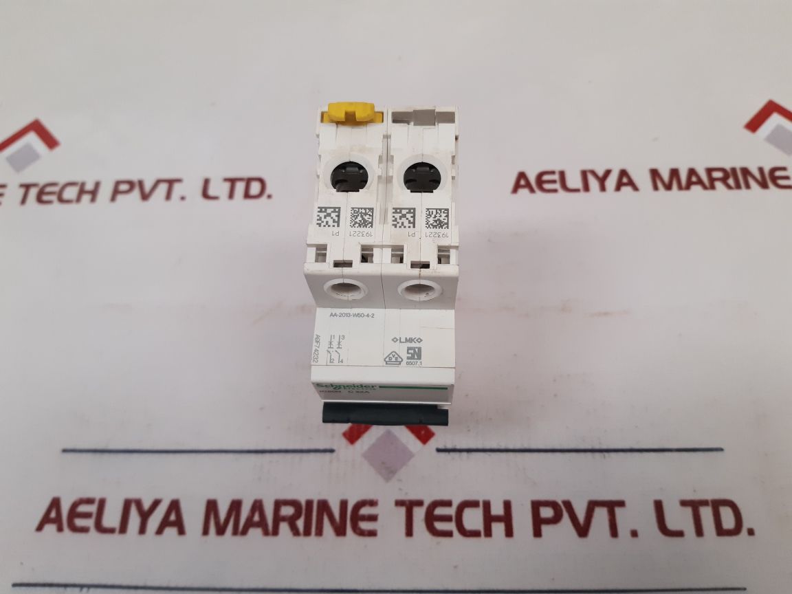 Schneider Electric Ic60N C 32A Circuit Breaker 50°C