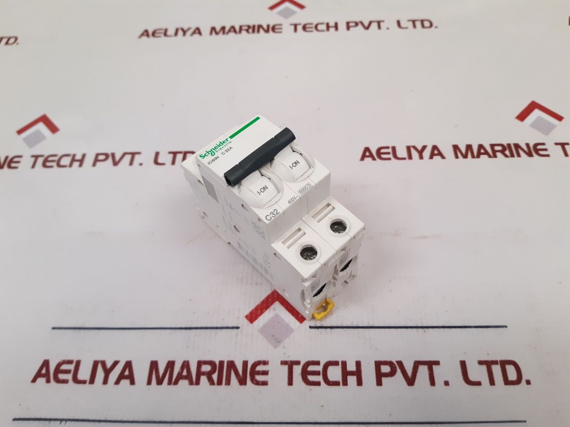 Schneider Electric Ic60N C 32A Circuit Breaker 50°C