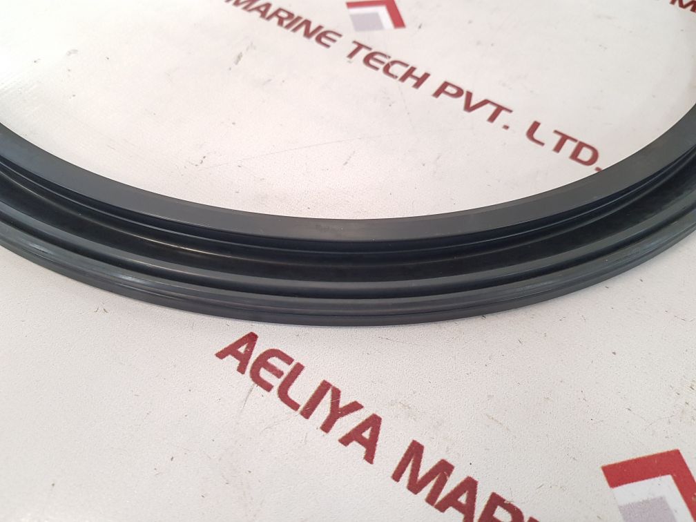 634.01.37 Stern Tube Seals Port