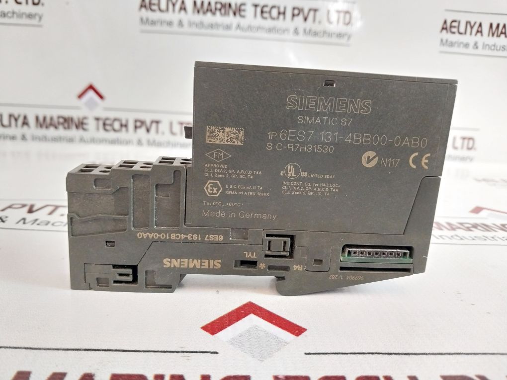 Siemens 6Es7 131-4Bb00-0Ab0 Input Module With 6Es7 193-4Cb10-0Aa0