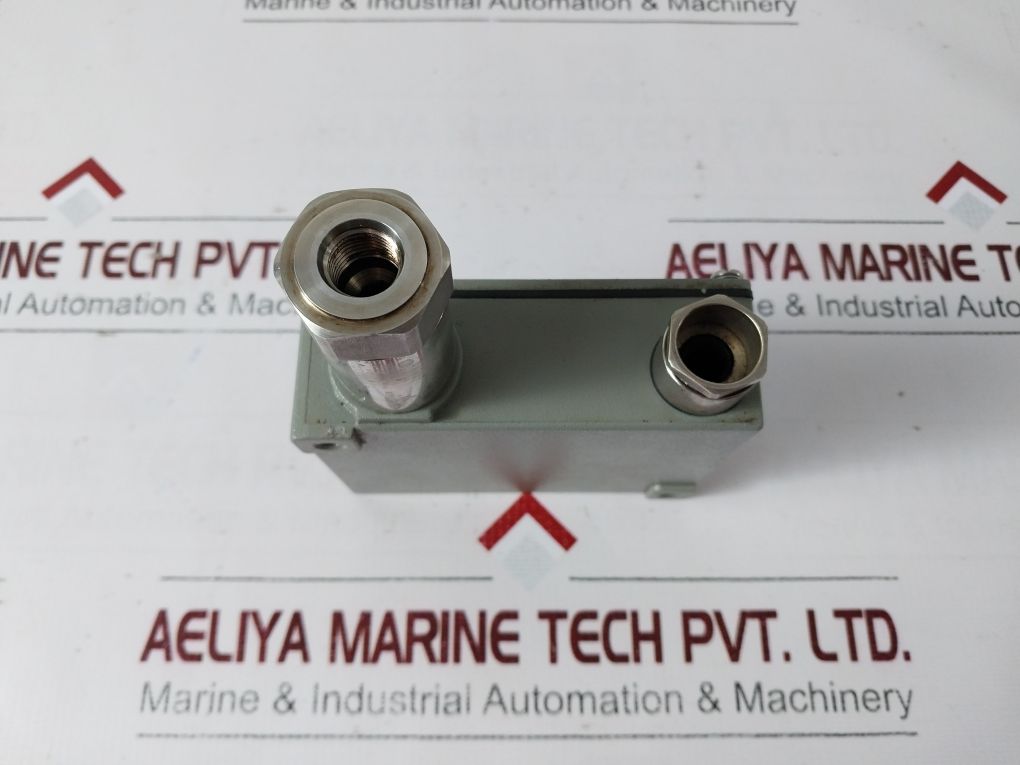 Trafag 8202.79.2210 Pressure Transmitter 0...16 Bar-g,0...1,6 Mpa-g