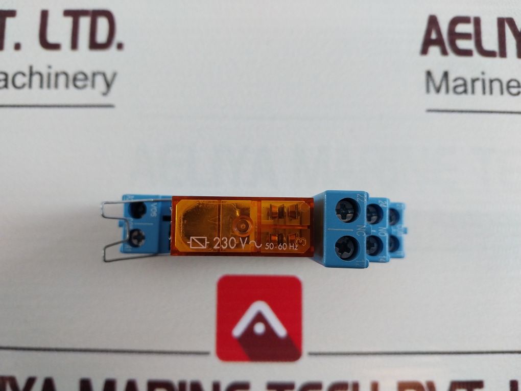 Finder 95.05 Relay Socket 40.52