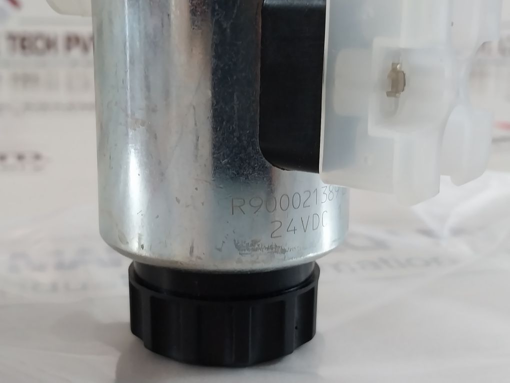 Rexroth R900561276 Directional Control Valve 4We 6 Y62/Eg24N9K4