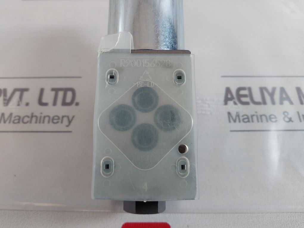 Rexroth R900561276 Directional Control Valve 4We 6 Y62/Eg24N9K4
