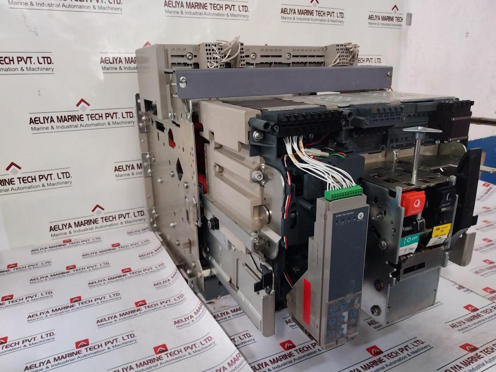 Schneider Electric Mvs12 N Circuit Breaker Trip Unit 1000V 12Kv