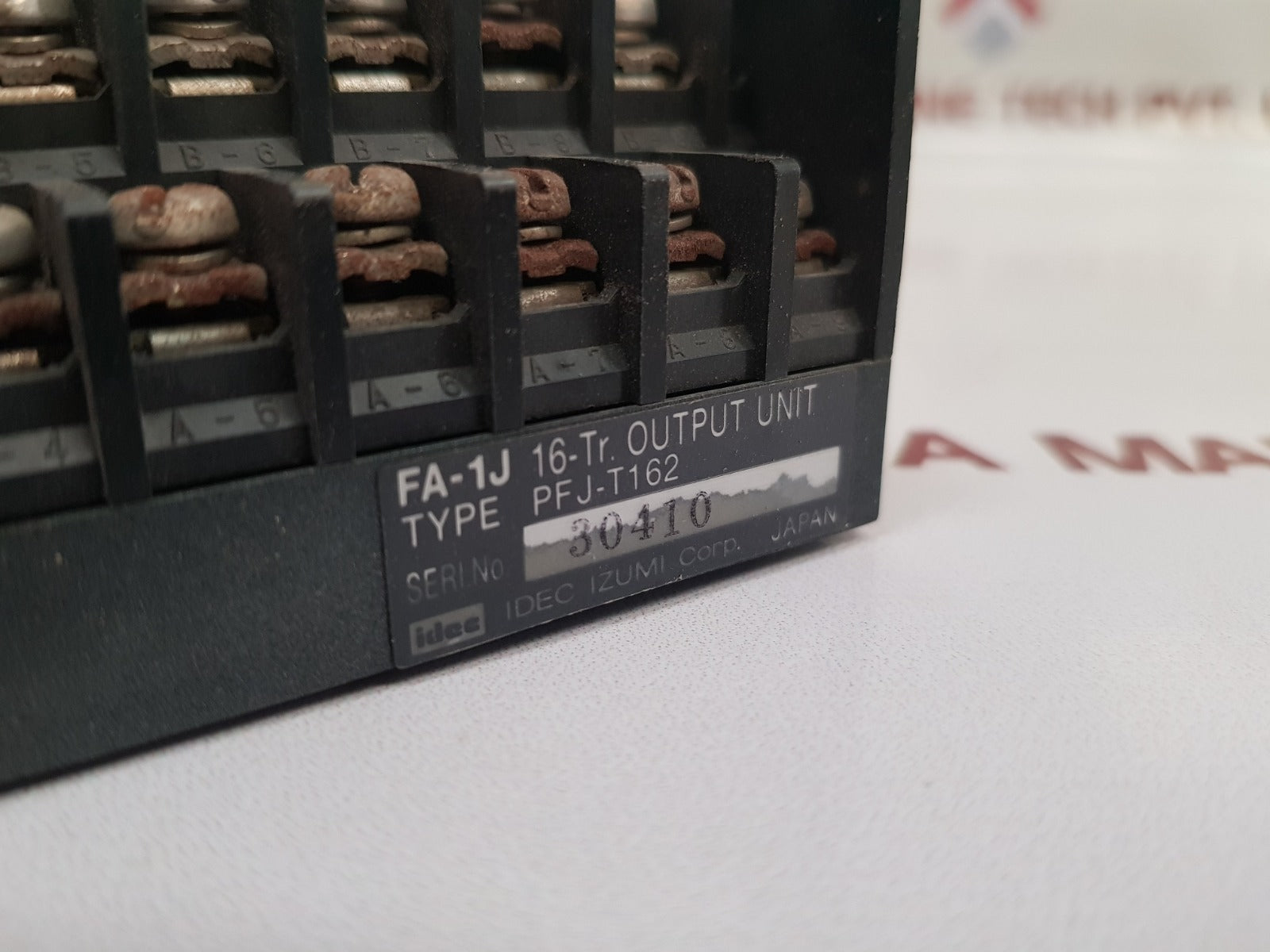 Idec pfj-n162u input unit with pfj-t162dc output unit