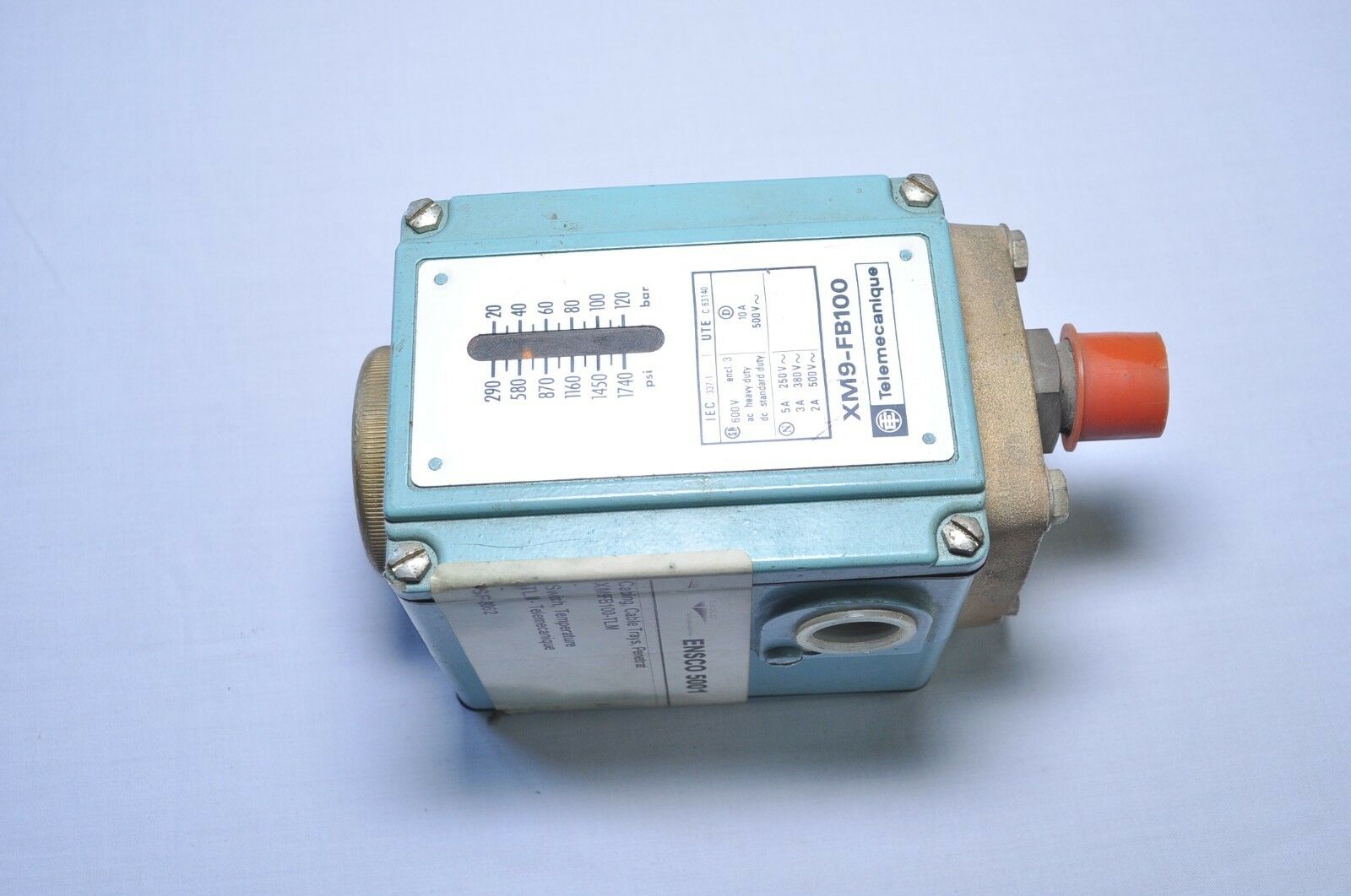 Telemecanique xm9-fb100 temperature switch 600v
