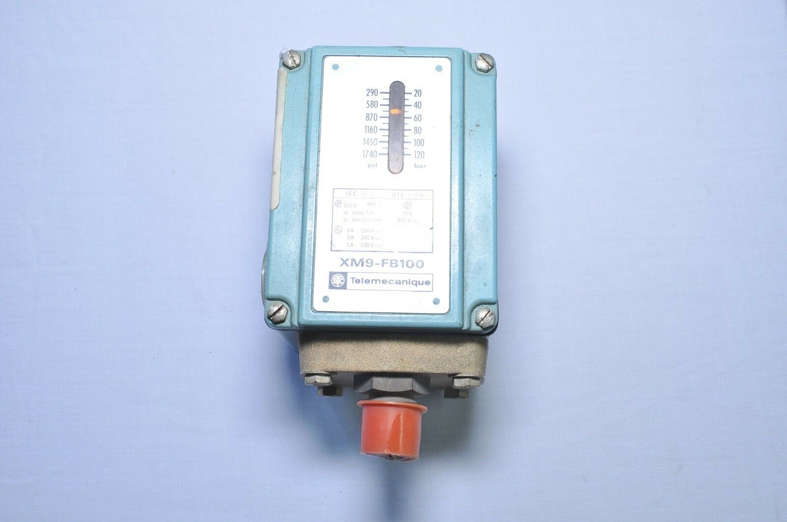 Telemecanique xm9-fb100 temperature switch 600v