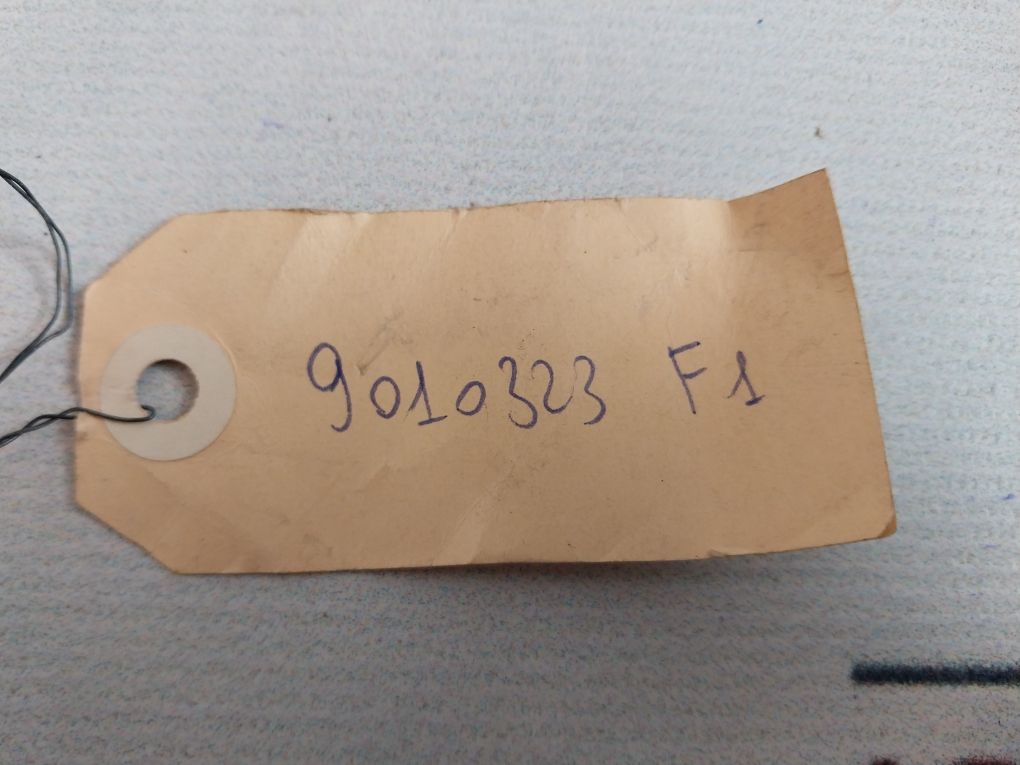 9010323 F1