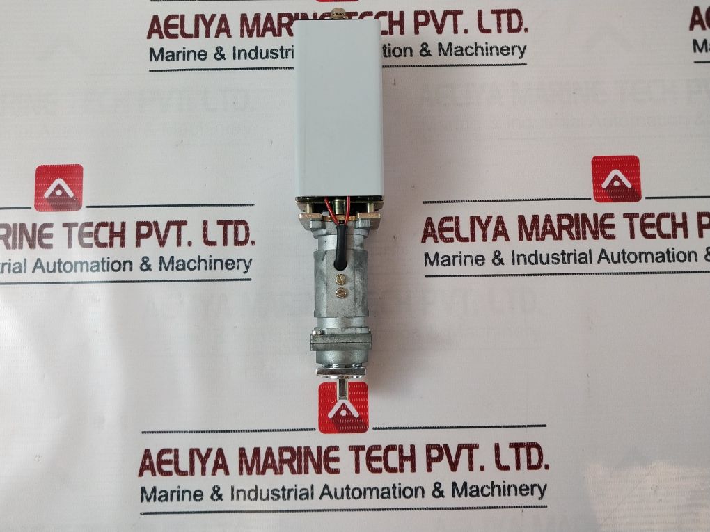 976112 Switch Tpl (Light Push Turn)