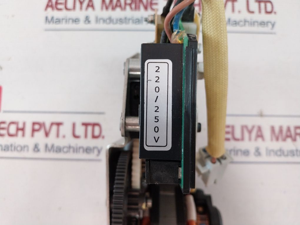 Abb 1Sda038324R1 Geared Motor Device Supply Voltage 630 Ma 50-60Hz