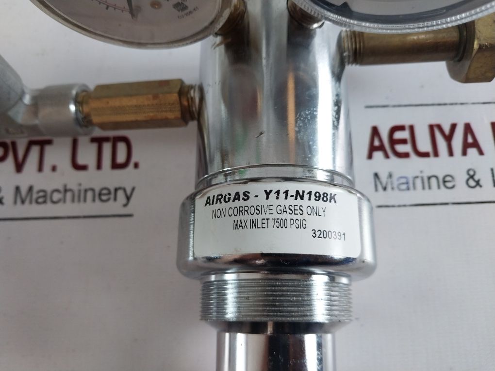 Airgas Y11-n198K Pressure Regulator With Rti Nitro Pro 436050 N2 Purity Tester