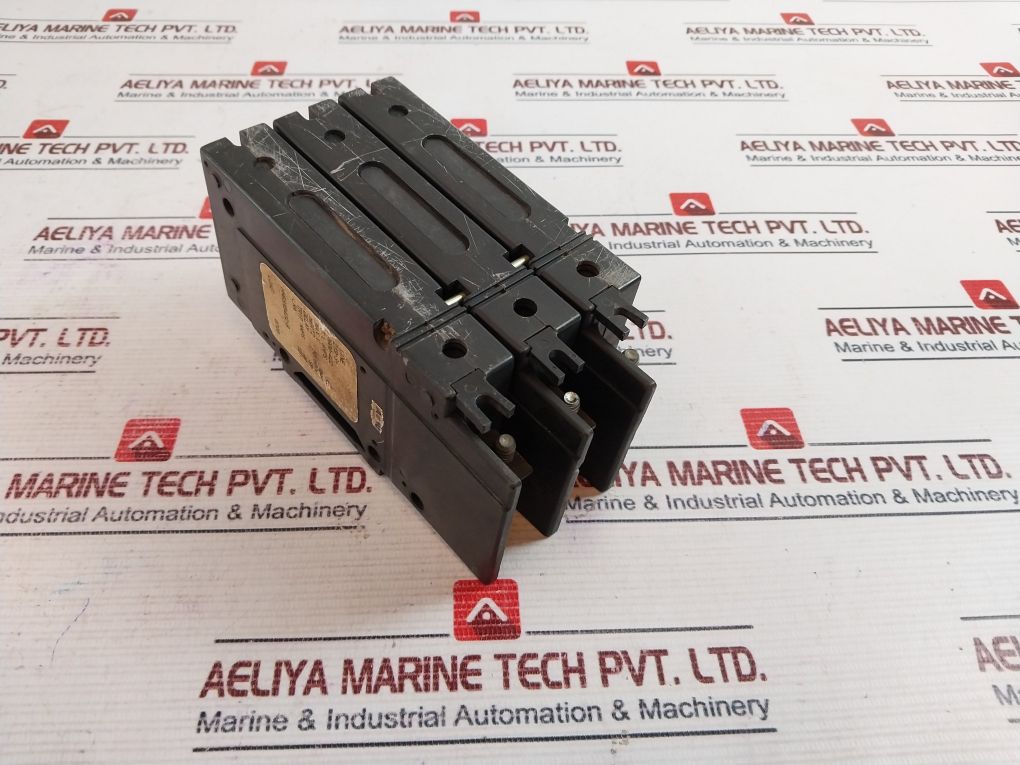 Airpax Hh83Xb422-b Three Pole Circuit Breaker 50/60Hz