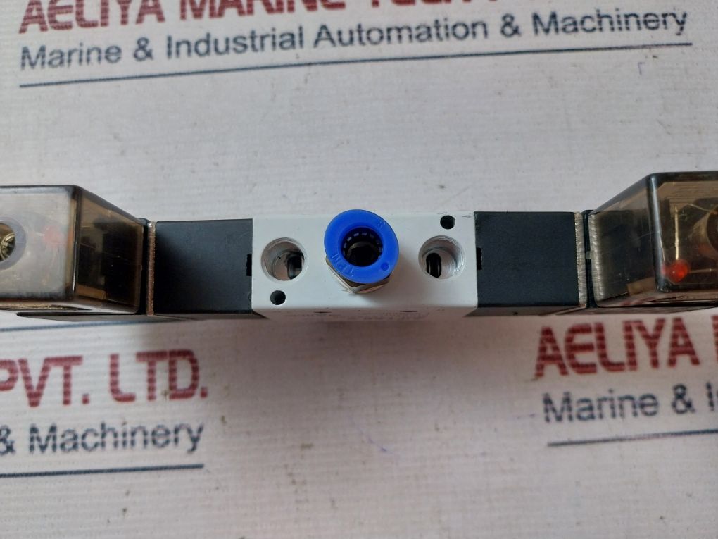 Airtac 4V220-08 Solenoid Valve