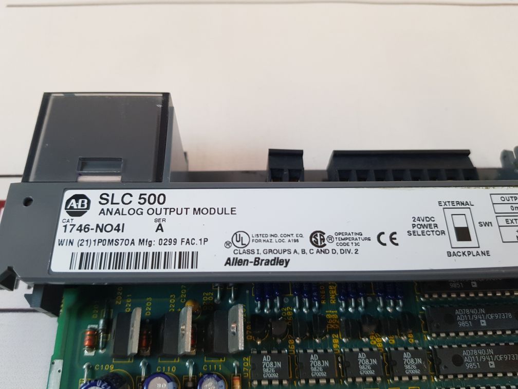 Allen-bradley 1746-no4I Ser: A Analog Output Module