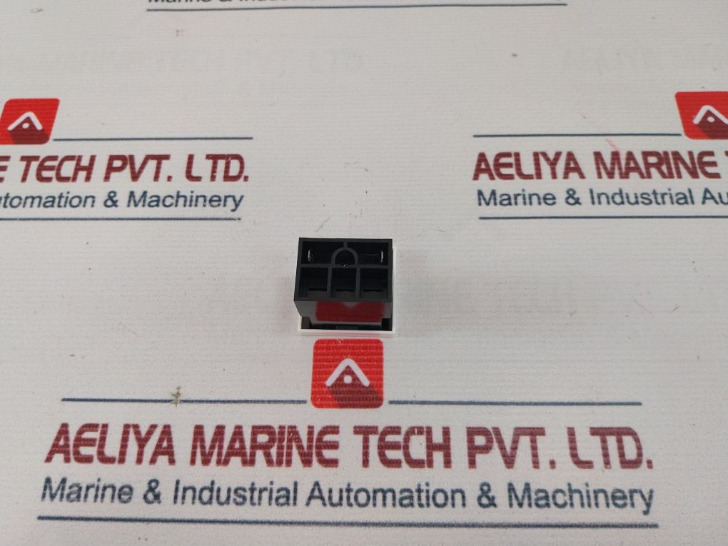 Lot Of 15X Aqua Signal 9840077700 Universal=Socket For 1166
