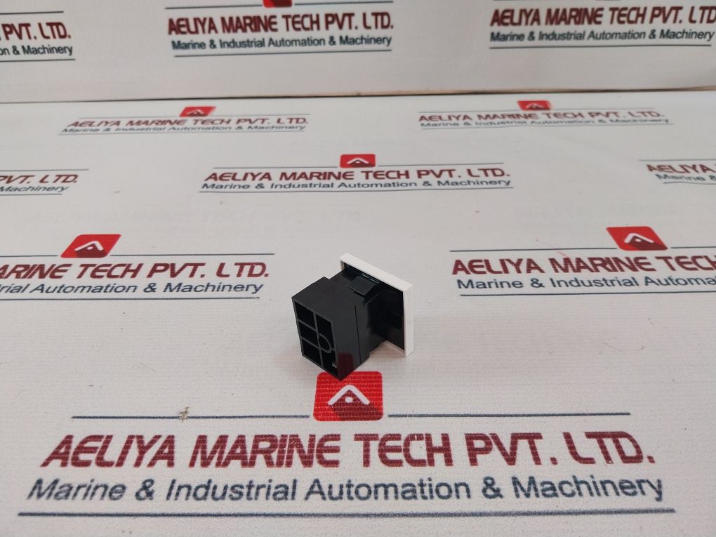 Lot Of 15X Aqua Signal 9840077700 Universal=Socket For 1166