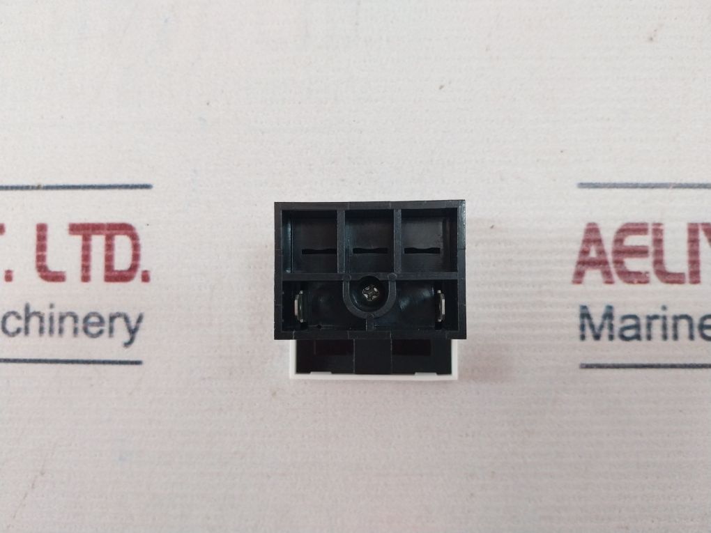 Lot Of 15X Aqua Signal 9840077700 Universal=Socket For 1166